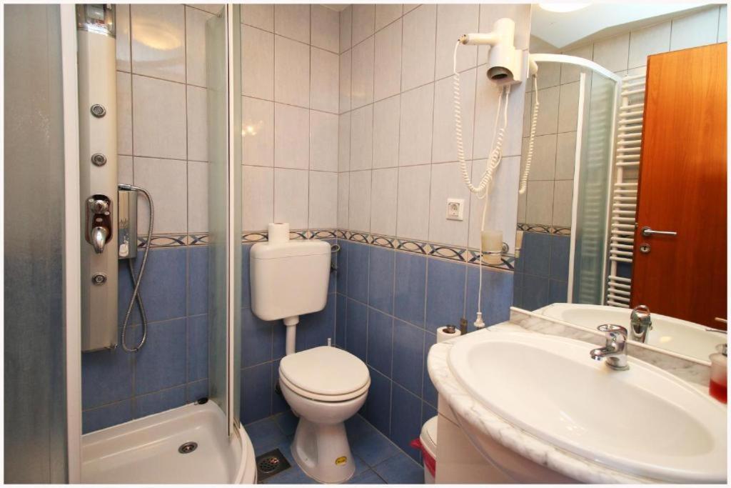 Guest House Lav Primosten Bagian luar foto