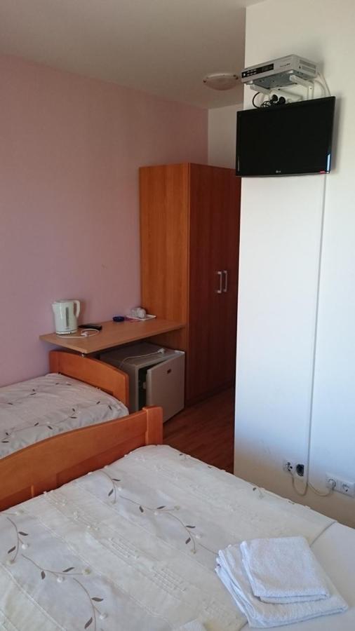 Guest House Lav Primosten Bagian luar foto