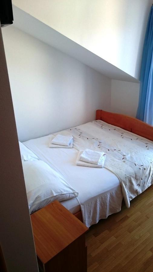 Guest House Lav Primosten Bagian luar foto