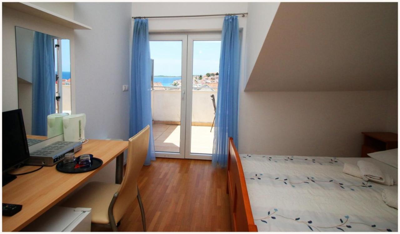 Guest House Lav Primosten Bagian luar foto