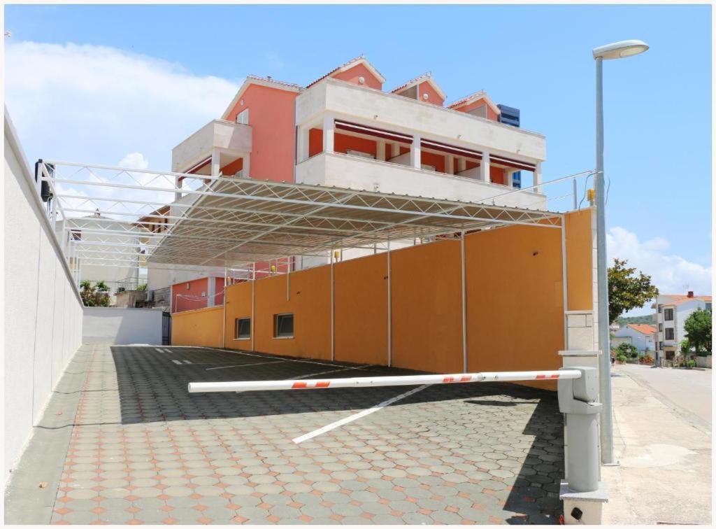 Guest House Lav Primosten Bagian luar foto
