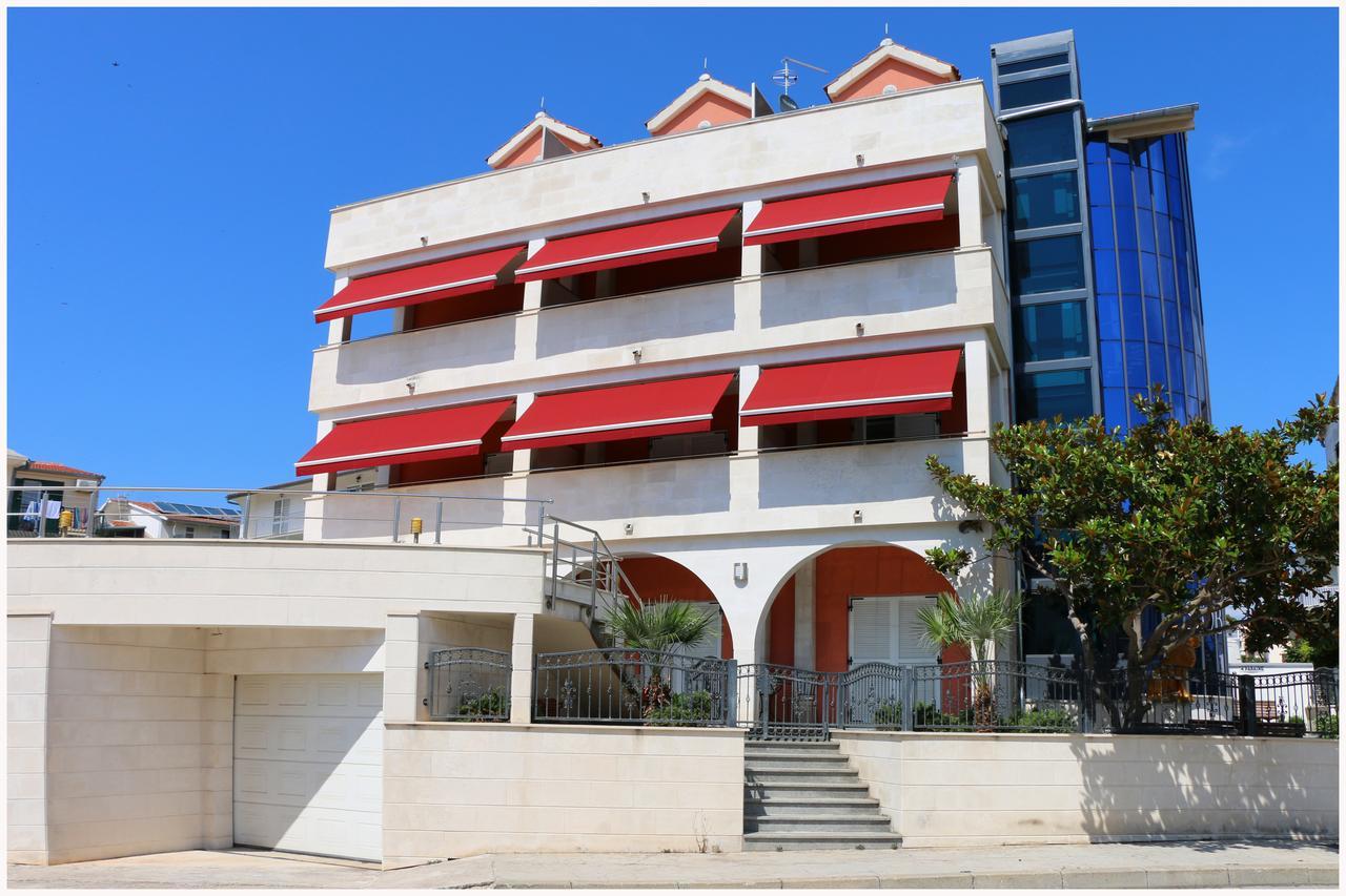 Guest House Lav Primosten Bagian luar foto